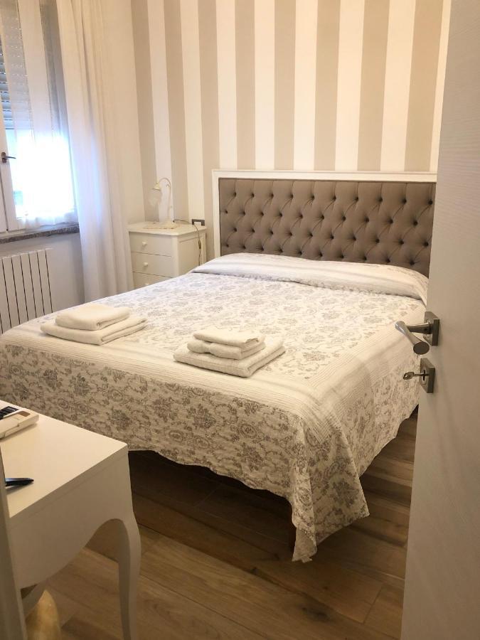 La Rosa Bianca Acomodação com café da manhã Rozzano Exterior foto
