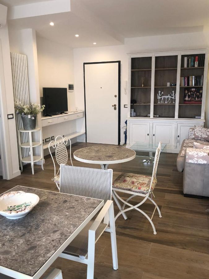 La Rosa Bianca Acomodação com café da manhã Rozzano Exterior foto